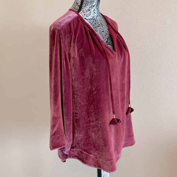 NWT! Tommy Bahama pink velvet silk-blend tunic blouse size small - Picture 2 of 8